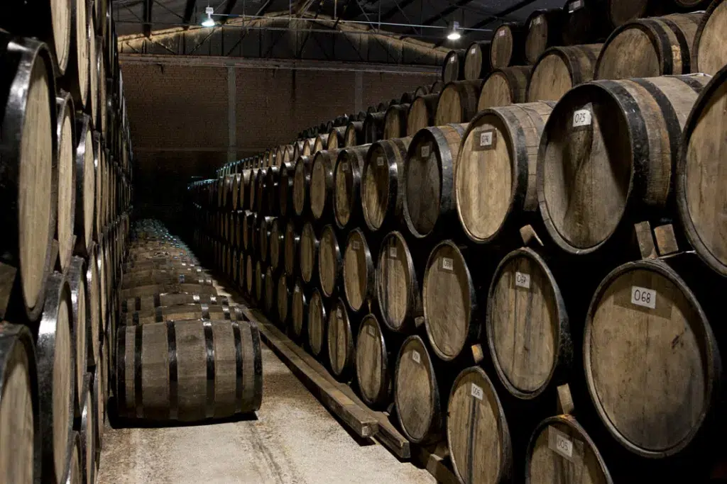 Aging in oak barrels